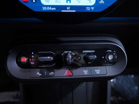 Used 2025 MINI Cooper 2-Door Hardtop image 11