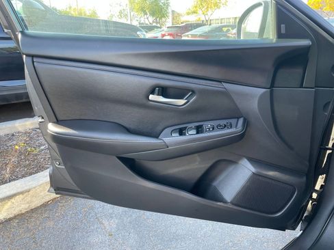 Used 2023 Nissan Sentra SV image 18