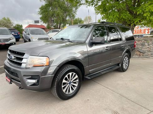 Used 2017 Ford Expedition XLT w/ Equipment Group 202A AWD/4WD image 1