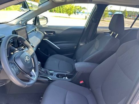 Used 2024 Toyota Corolla Cross LE w/ Moonroof Package AWD/4WD image 18