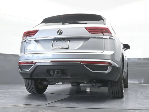 Used 2022 Volkswagen Atlas Cross Sport SE FWD image 61