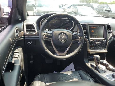 Certified 2017 Jeep Grand Cherokee Overland AWD/4WD image 11