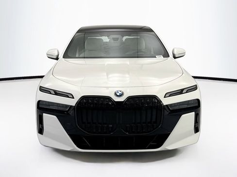 New 2026 BMW i7 xDrive60 AWD/4WD image 2