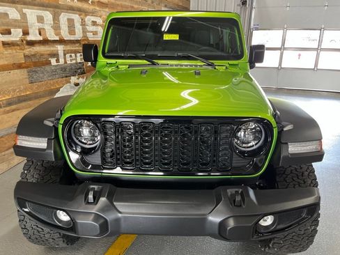 Used 2025 Jeep Wrangler Unlimited Sport AWD/4WD image 8
