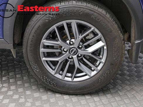 Used 2023 Nissan Rogue S AWD/4WD image 8