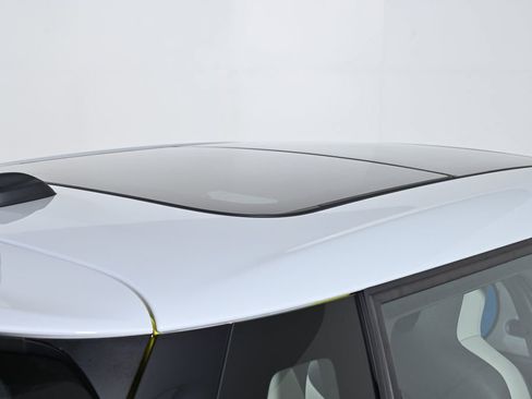 Certified 2025 MINI Cooper S image 11