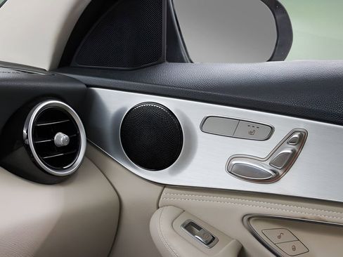 Used 2016 Mercedes-Benz C 300 4MATIC Sedan image 31