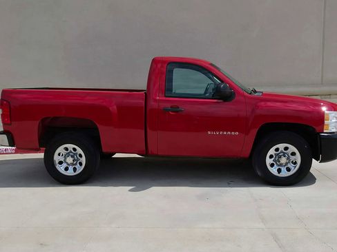 Used 2013 Chevrolet Silverado 1500 W/T w/ LS Package RWD image 2