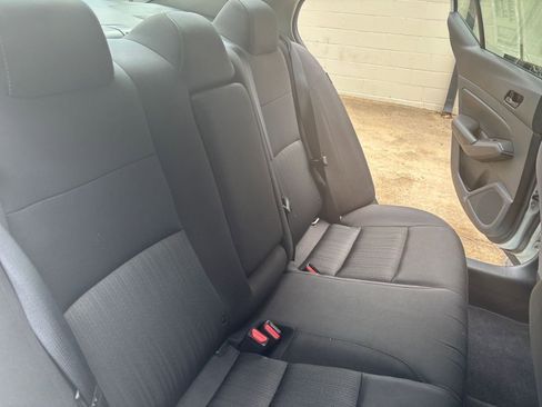 Used 2025 Nissan Altima 2.5 SV FWD image 33
