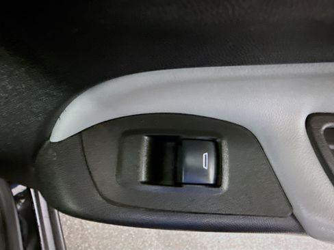 Used 2024 Chevrolet Equinox LS w/ Midnight Edition FWD image 31