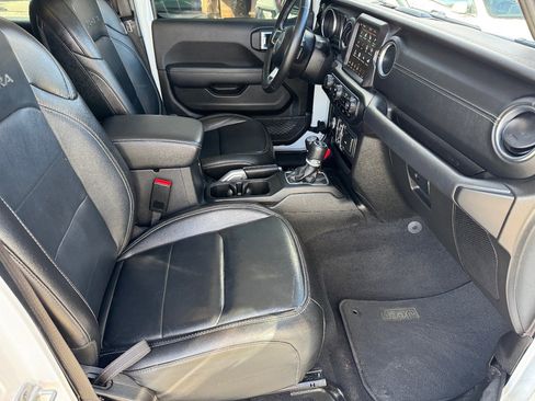 Used 2021 Jeep Wrangler Unlimited Sahara w/ Cold Weather Group image 18