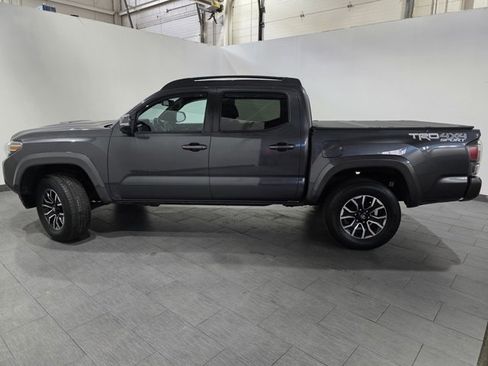 Used 2022 Toyota Tacoma TRD Sport image 2