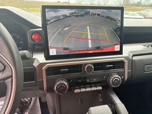 Used 2024 Toyota Tacoma TRD Off-Road image 13