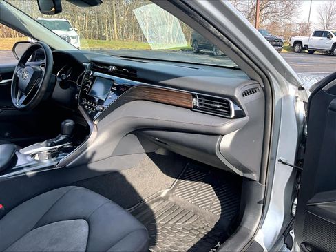 Used 2019 Toyota Camry LE w/ Convenience Package image 13