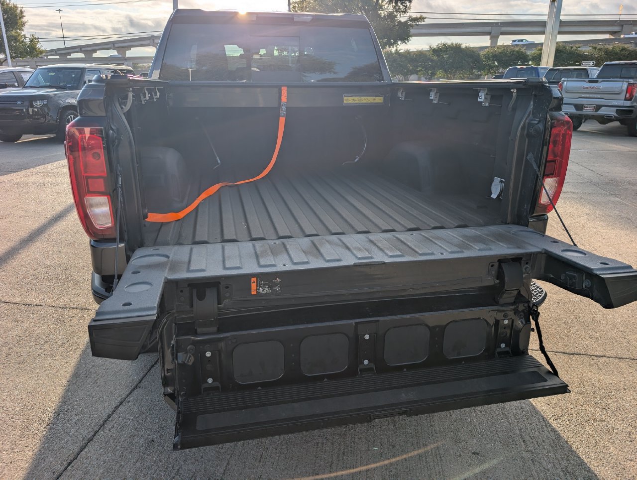 Used 2022 GMC Sierra 1500 Elevation w/ Elevation Premium Package AWD/4WD image 27