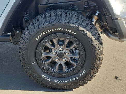Used 2022 Jeep Wrangler Unlimited Rubicon AWD/4WD image 33