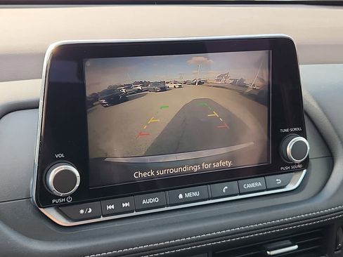 Used 2023 Nissan Rogue SV image 14