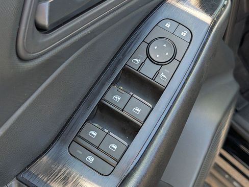 Used 2024 Nissan Rogue S AWD/4WD image 15