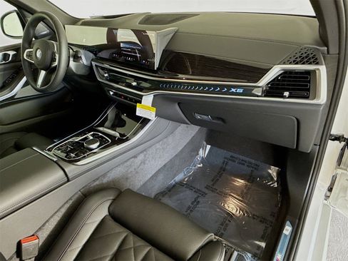 New 2026 BMW X5 xDrive50e w/ M Sport Package image 31
