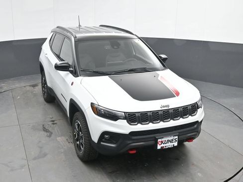 New 2026 Jeep Compass Trailhawk AWD/4WD image 41