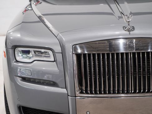 Used 2015 Rolls-Royce Ghost RWD image 29