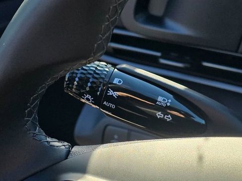 Certified 2025 Hyundai Elantra Sport image 30