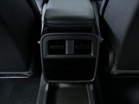 Used 2024 Porsche Taycan 4 Cross Turismo image 18