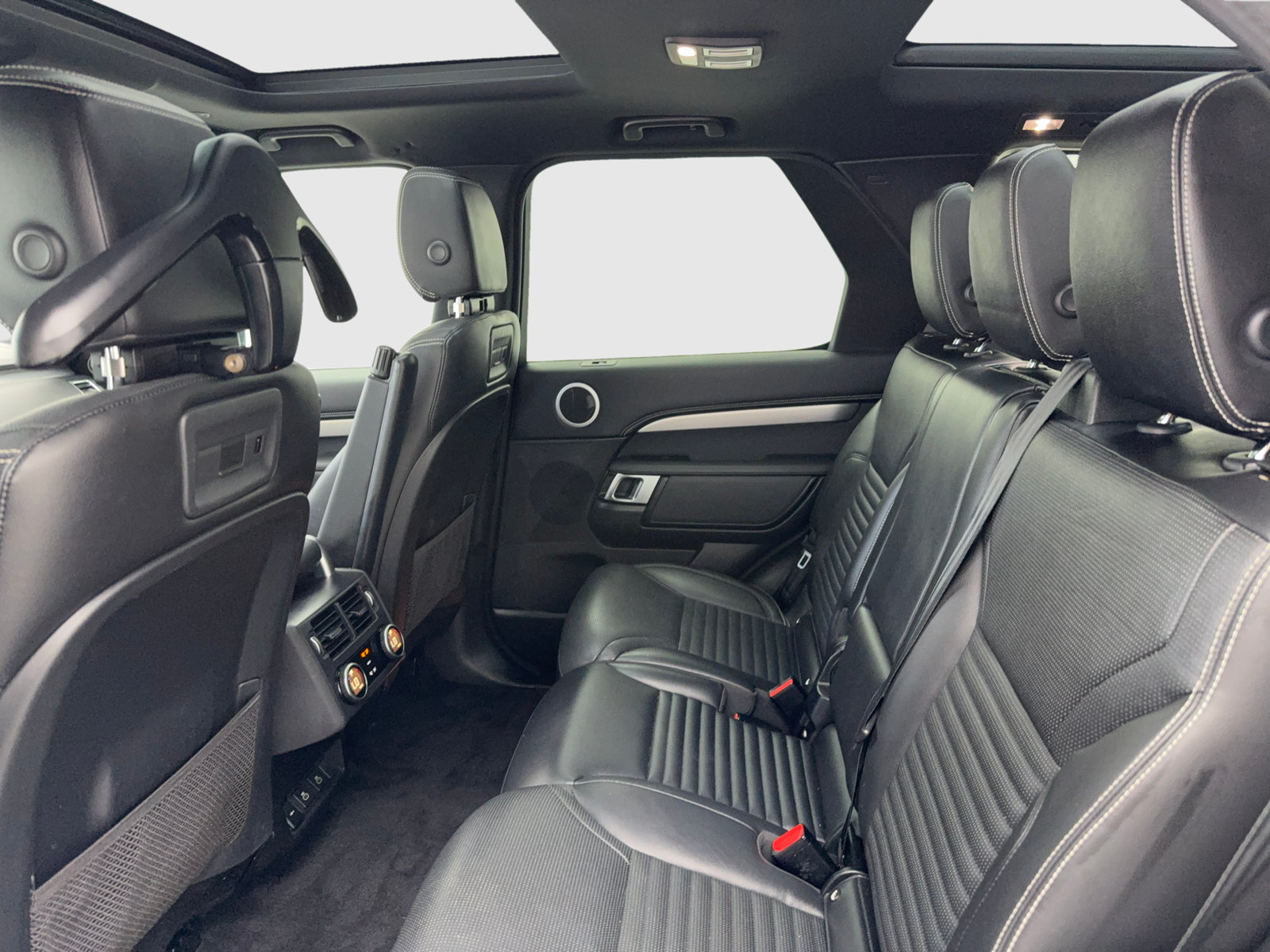 Used 2023 Land Rover Discovery S R-Dynamic AWD/4WD image 39