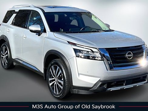 Certified 2023 Nissan Pathfinder Platinum w/ Lighting Package (N92) image 3