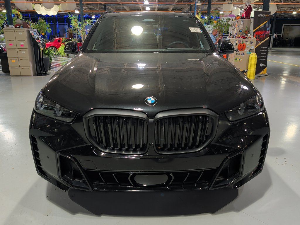 Certified 2026 BMW X5 xDrive40i w/ Executive Package AWD/4WD image 3