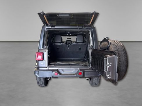 Used 2021 Jeep Wrangler Unlimited Sahara w/ Safety Group AWD/4WD image 14