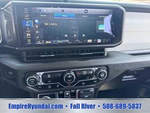 Used 2024 Jeep Wrangler Unlimited Sport AWD/4WD image 19