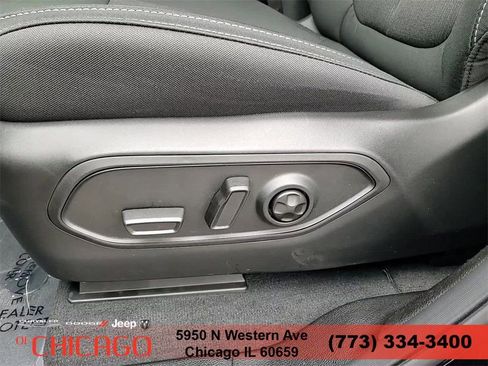 New 2025 Jeep Grand Cherokee L Laredo AWD/4WD image 15