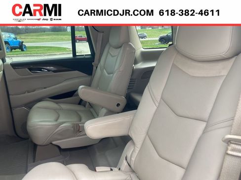 Used 2020 Cadillac Escalade Luxury AWD/4WD image 33