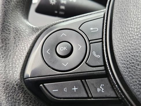 Used 2020 Toyota RAV4 LE image 13