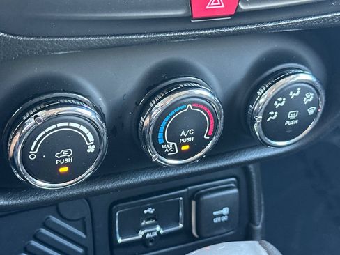 Used 2017 Jeep Renegade Sport w/ Power & Air Group FWD image 19