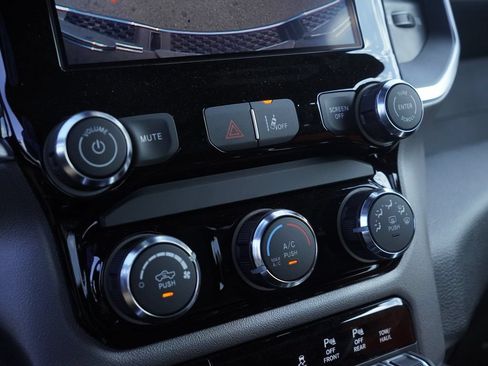New 2026 RAM 1500 4x4 Crew Cab image 23