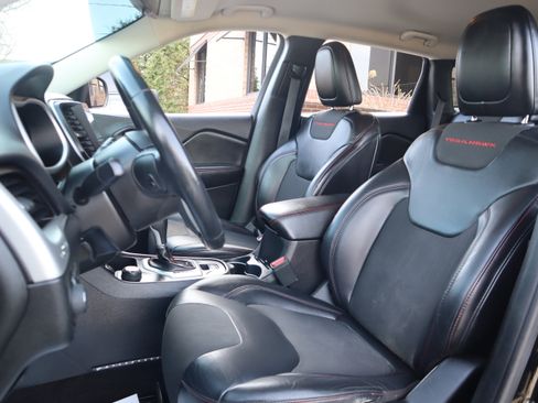 Used 2017 Jeep Cherokee Trailhawk w/ Trailer Tow Group image 24