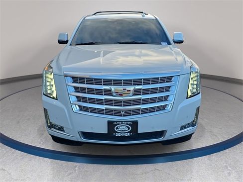 Used 2020 Cadillac Escalade Luxury w/ LPO, Radiant Package image 3