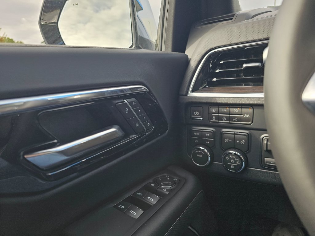New 2026 Chevrolet Suburban Premier AWD/4WD image 29