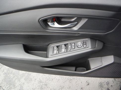 Used 2023 Honda Accord EX image 11
