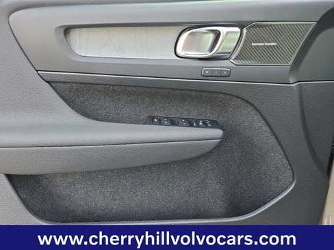 New 2026 Volvo XC40 B5 Ultra w/ Climate Package image 9