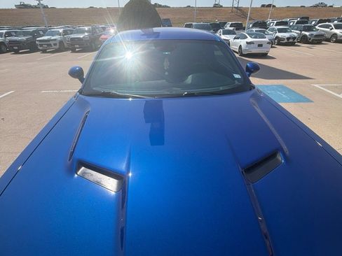 Used 2022 Dodge Challenger SXT w/ Plus Package RWD image 9