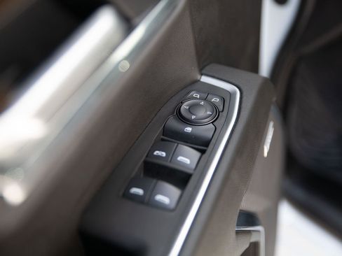 Used 2025 Chevrolet Silverado 1500 LT Trail Boss w/ Convenience Package II AWD/4WD image 22