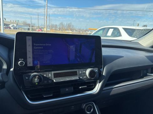 Used 2025 Toyota Grand Highlander XLE image 40