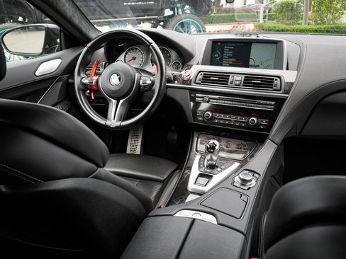 Used 2014 BMW M6 Coupe w/ Executive Package RWD image 27