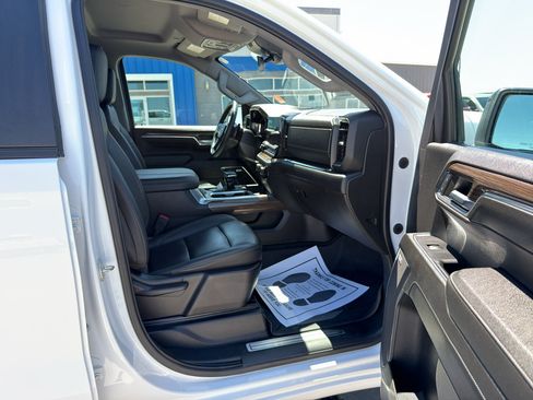 Used 2023 Chevrolet Silverado 1500 RST w/ Redline Edition AWD/4WD image 24