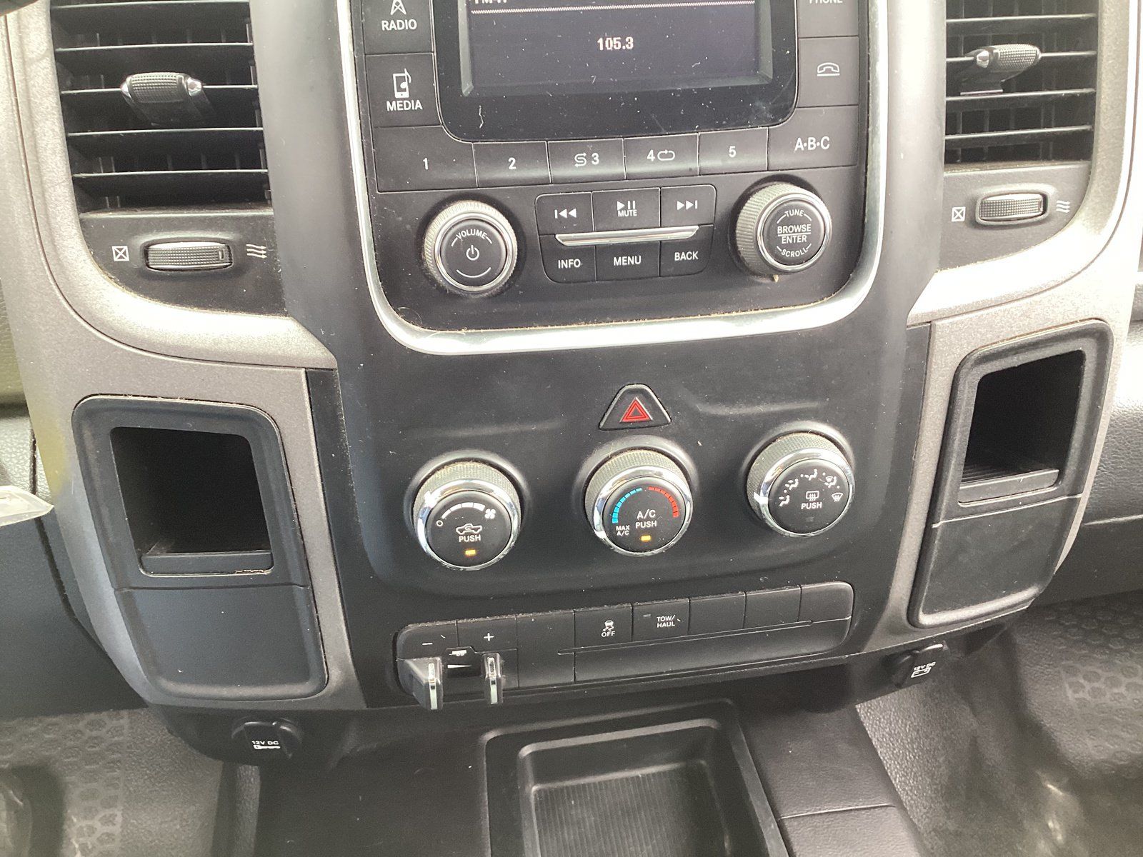 Used 2017 RAM 2500 Tradesman w/ Chrome Appearance Group AWD/4WD image 20