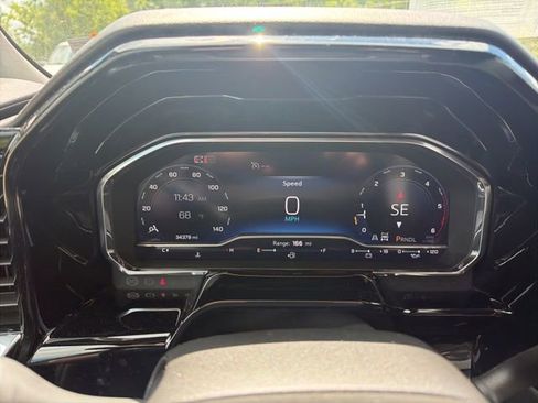 Used 2024 Chevrolet Silverado 2500 LT AWD/4WD image 17