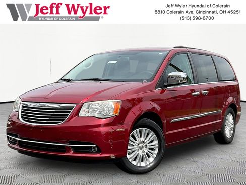 Used 2013 Chrysler Town & Country Touring-L w/ Premium Group FWD image 1